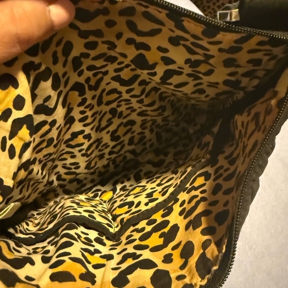 Vera Bradley Black Crossbody Bag with Adjustable Strap Leopard Material Inside - Picture 5 of 6
